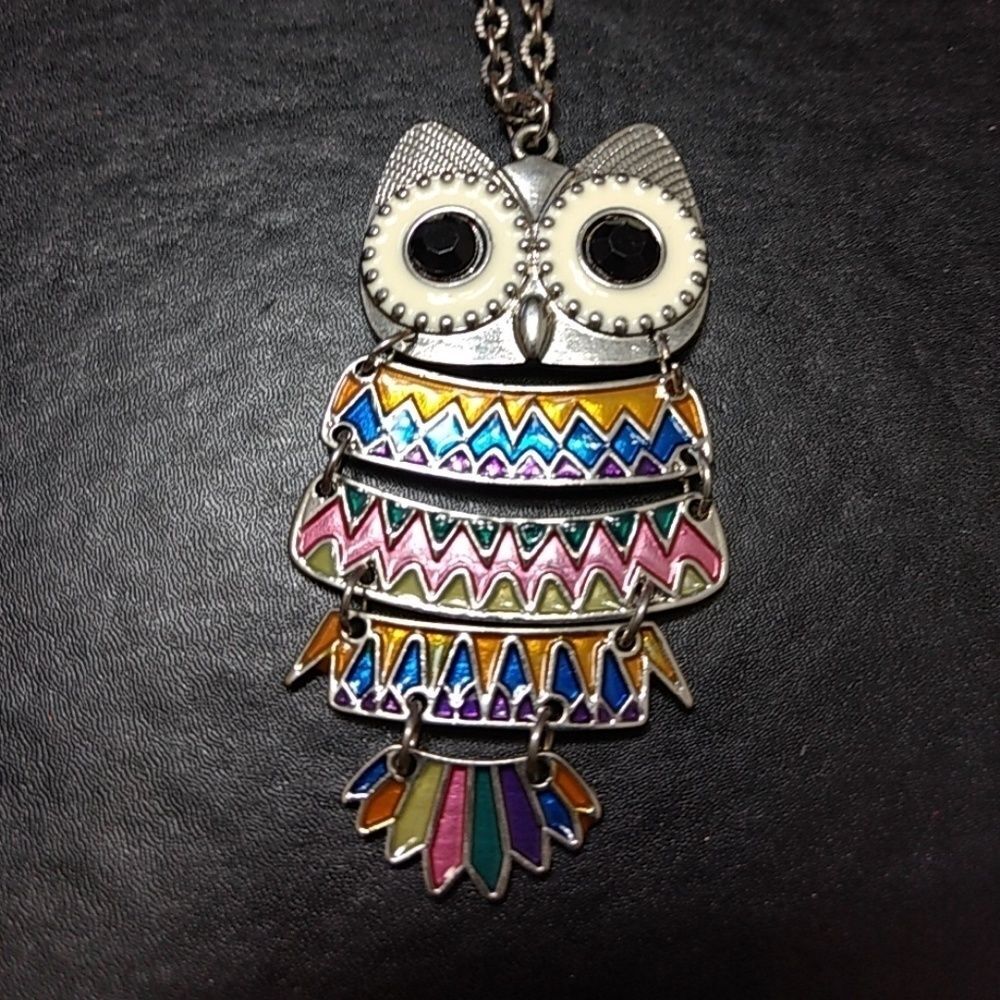 *Sale* Long colorful owl pendant necklace 29-30" silver tone articulated